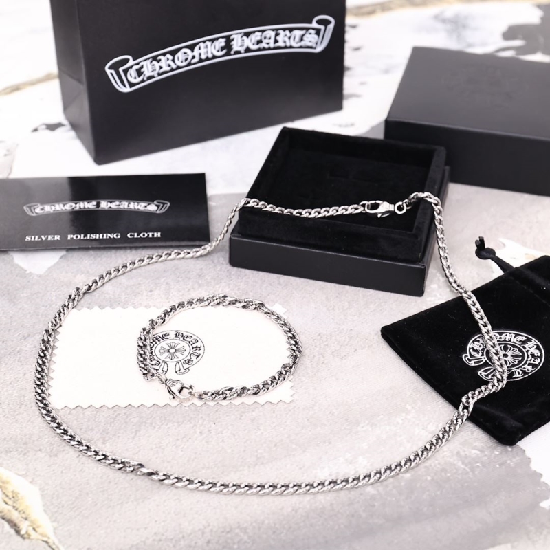 Ch**me He**ts necklaces